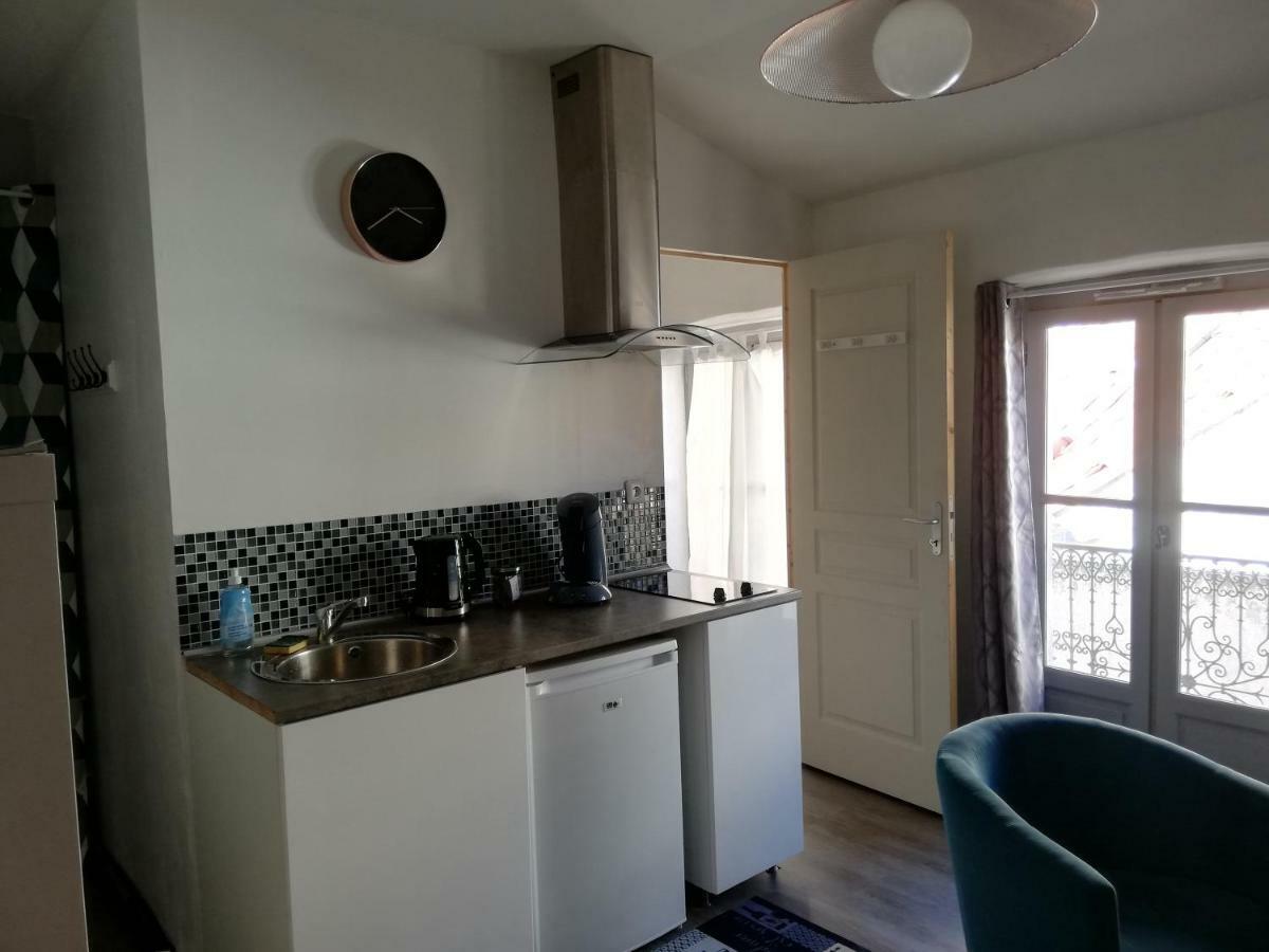 Le Petit Nid Des Arenes Apartment เบซิเยร์ ภายนอก รูปภาพ